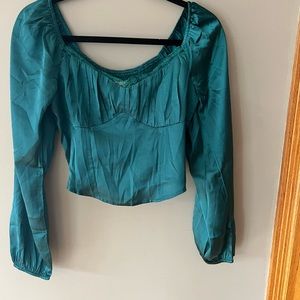 Hollister Emerald cropped shirt